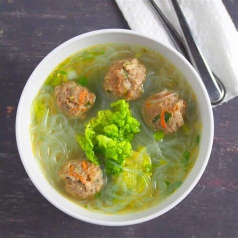 Sotanghon at Bola.